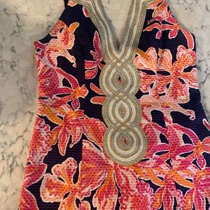 Beautiful, like new, size 4 Lily